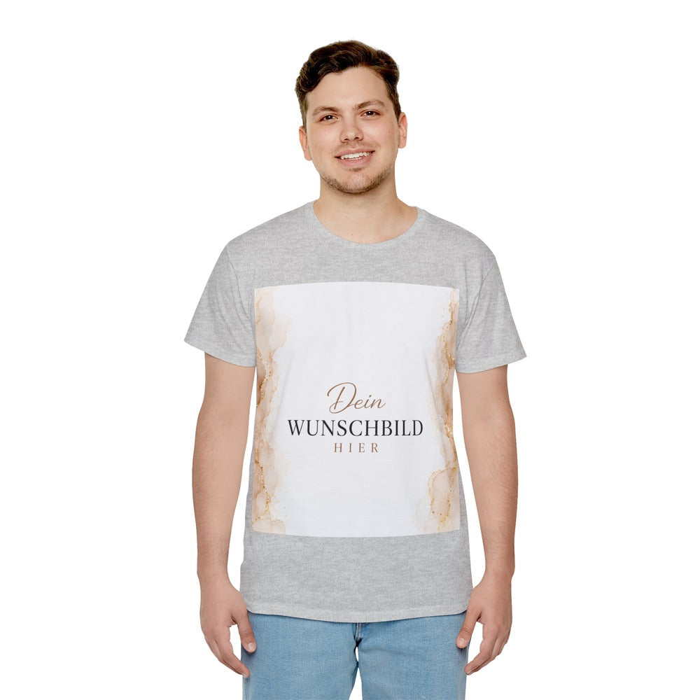  Mann trägt ein graues T-Shirt mit rechteckigem Wunschbild-Platzhalter im Marmor-Look