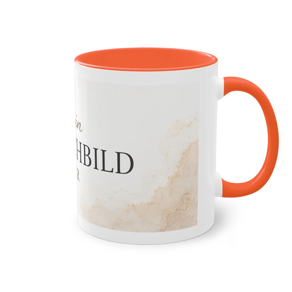 Seitenansicht einer personalisierten Two-Tone Keramiktasse mit orangem Henkel und orangem Innenbereich sowie Platz für ein individuelles Wunschbild.