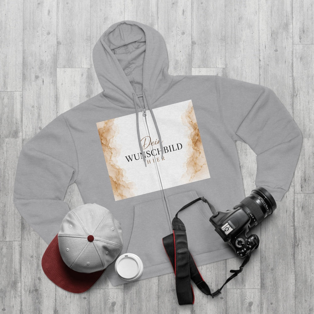Heather Grey personalisierbarer Zipper Hoodie als Flatlay mit Kamera, Cap und Kaffeebecher – ideal für individuelle Fotodrucke.