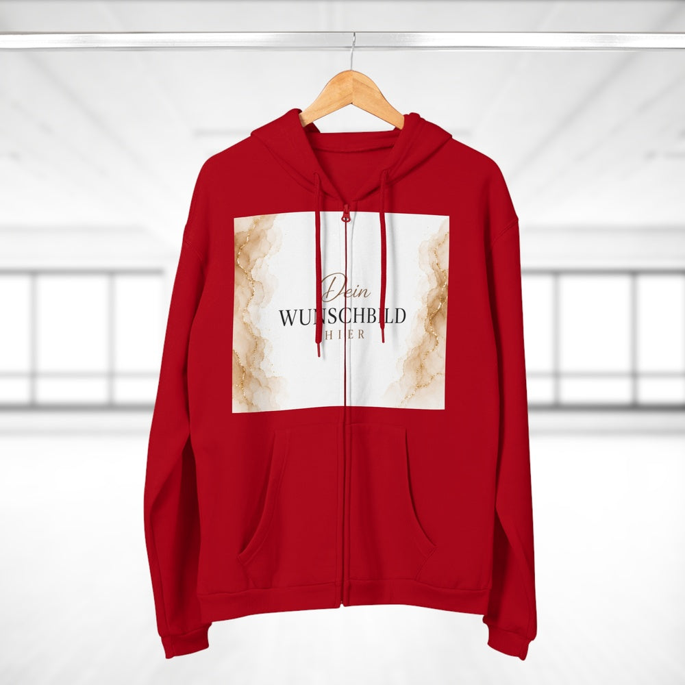 Personalisierbarer roter Zipper Hoodie auf einem Kleiderbügel mit individuell bedruckbarer Vorderseite.