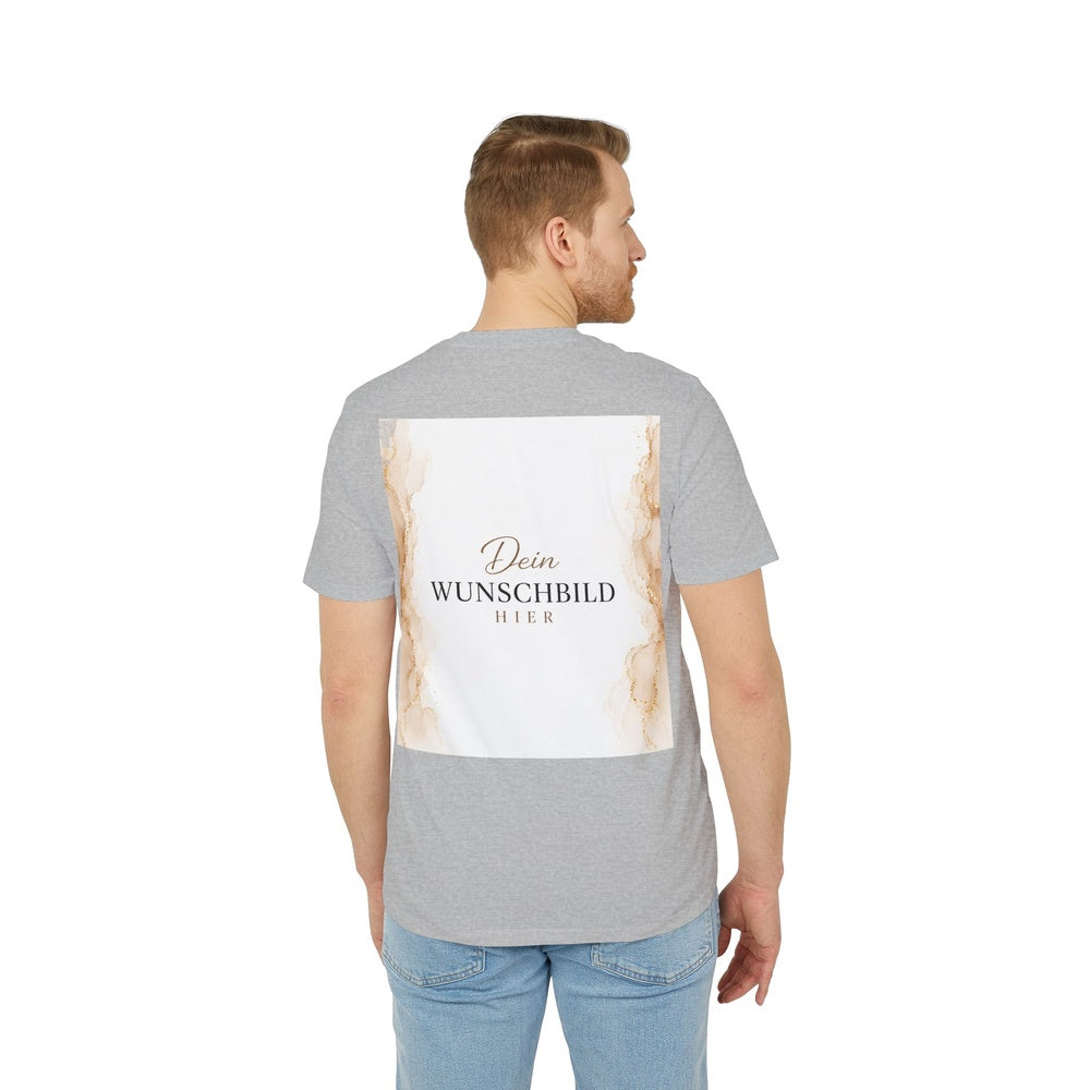 Herrenmodel trägt ein hellgraues T-Shirt in Heather Grey mit individuell gestaltbarem Wunschbild auf der Rückseite.