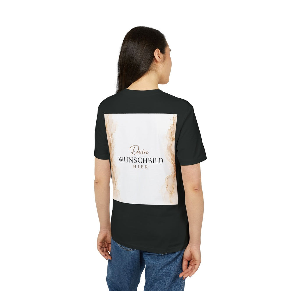 Damenmodel trägt ein schwarzes T-Shirt mit individuell gestaltbarem Wunschbild auf der Rückseite.