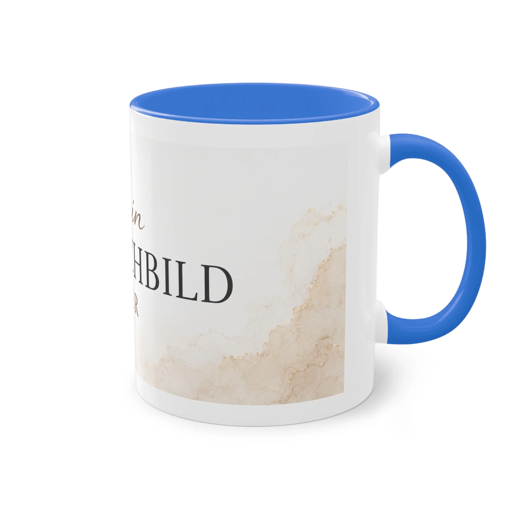 Seitliche Ansicht einer weißen Two-Tone Tasse mit blauem Henkel und Druckfläche für ein individuelles Wunschbild.