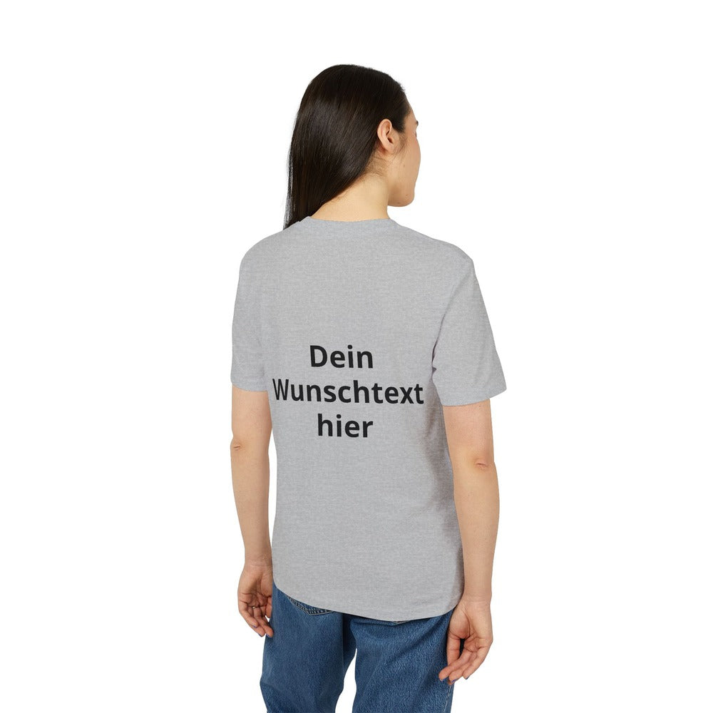 Frau trägt ein graues personalisierbares T-Shirt mit schwarzem Wunschtext