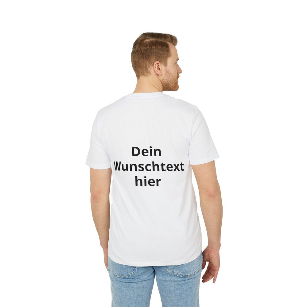 Mann trägt ein weißes personalisierbares T-Shirt mit schwarzem Wunschtext